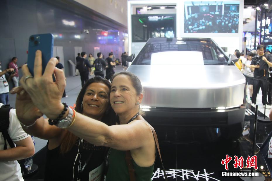 2024世界人工智能大会在上海开幕(10)_光明网(图1) 2024世界人工智能大会在上海开幕(10)_光明网(图1)