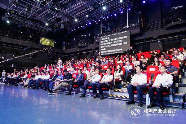 前瞻产业研究院首发中国《2024年前瞻中国AI大模型场景应用趋势蓝皮书(图1) 前瞻产业研究院首发中国《2024年前瞻中国AI大模型场景应用趋势蓝皮书(图1)