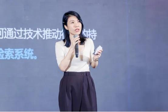 见证中国AI的闪光时刻!2024AGI商业趋势大会成功举办(图12) 见证中国AI的闪光时刻!2024AGI商业趋势大会成功举办(图12)