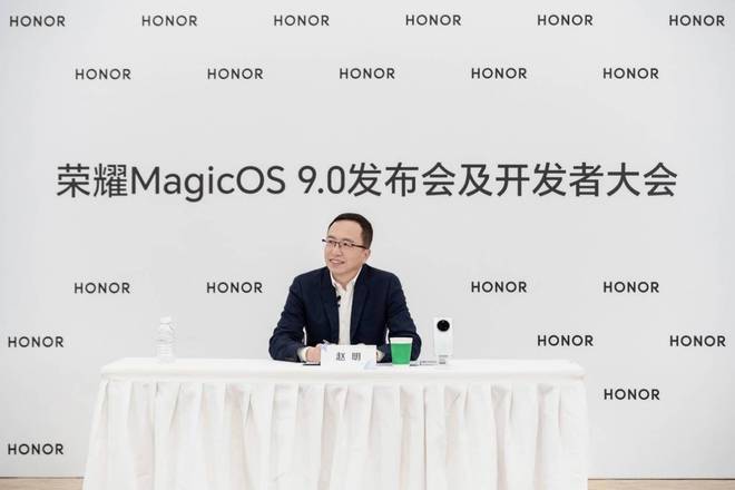 荣耀赵明谈AI智能体:“一句话”背后凝聚中国AI力量(图3) 荣耀赵明谈AI智能体:“一句话”背后凝聚中国AI力量(图3)