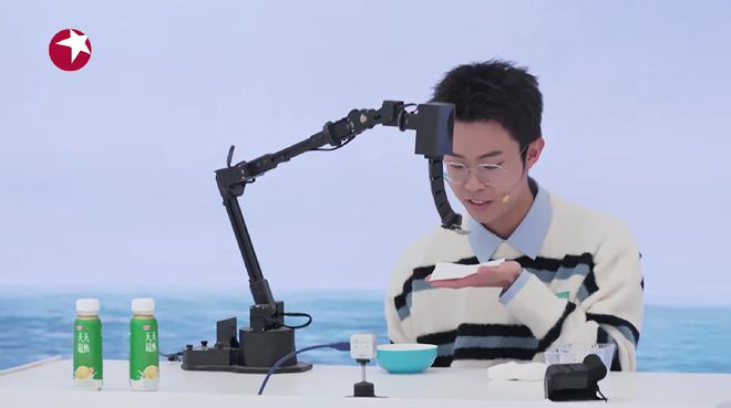 引领科技综艺新赛道《未来中国》AI季播出6期受关注(图2) 引领科技综艺新赛道《未来中国》AI季播出6期受关注(图2)